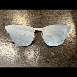 Ray Ban Mirrored Lenses sun glasses
